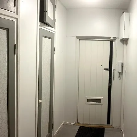 Renovated And Modern In Alppila *