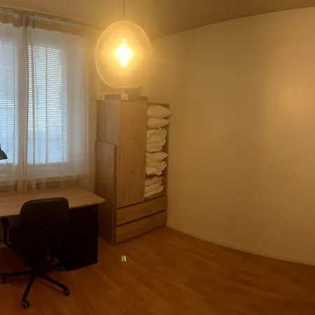 Renovated And Modern In Alppila 헬싱키